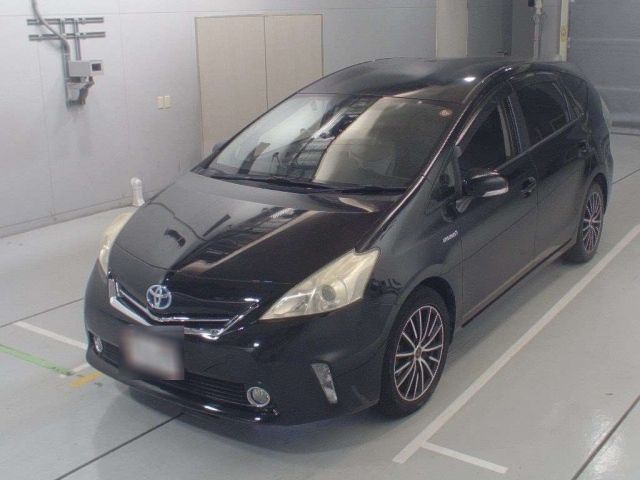 30438 Toyota Prius alpha ZVW41W 2012 г. (CAA Chubu)